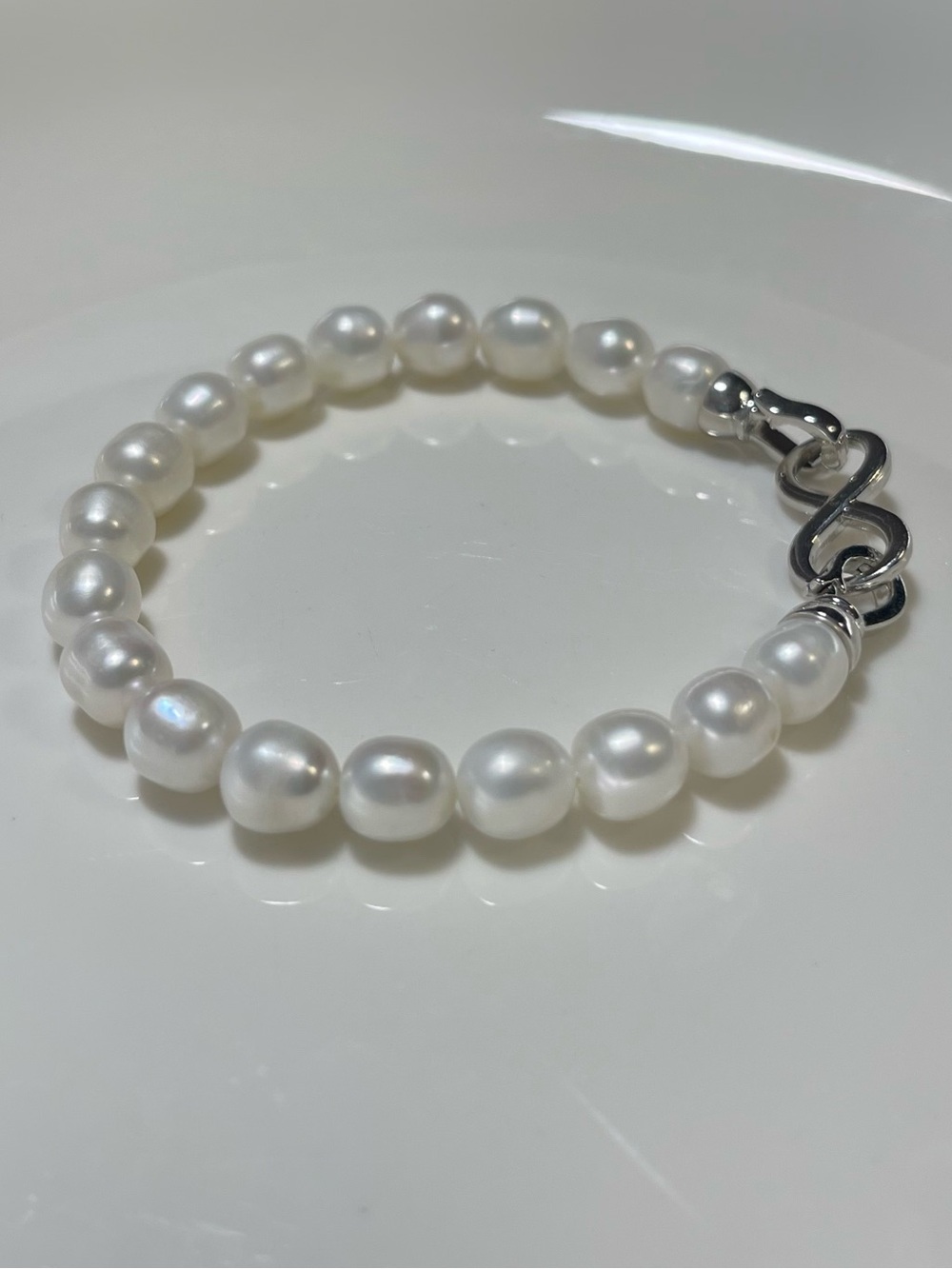 Freshwater Pearl Bracelet with Silver Infinity Clasp - White 5